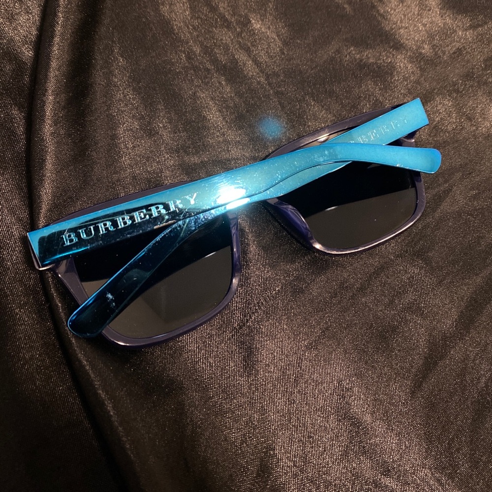 Burberry Logo Sunglasses